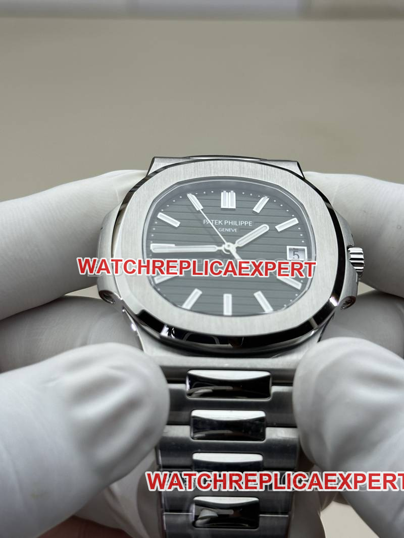 Patek Philippe watch BBF factory Nautilusgreen dial324movementsteel bracelet model front live photo