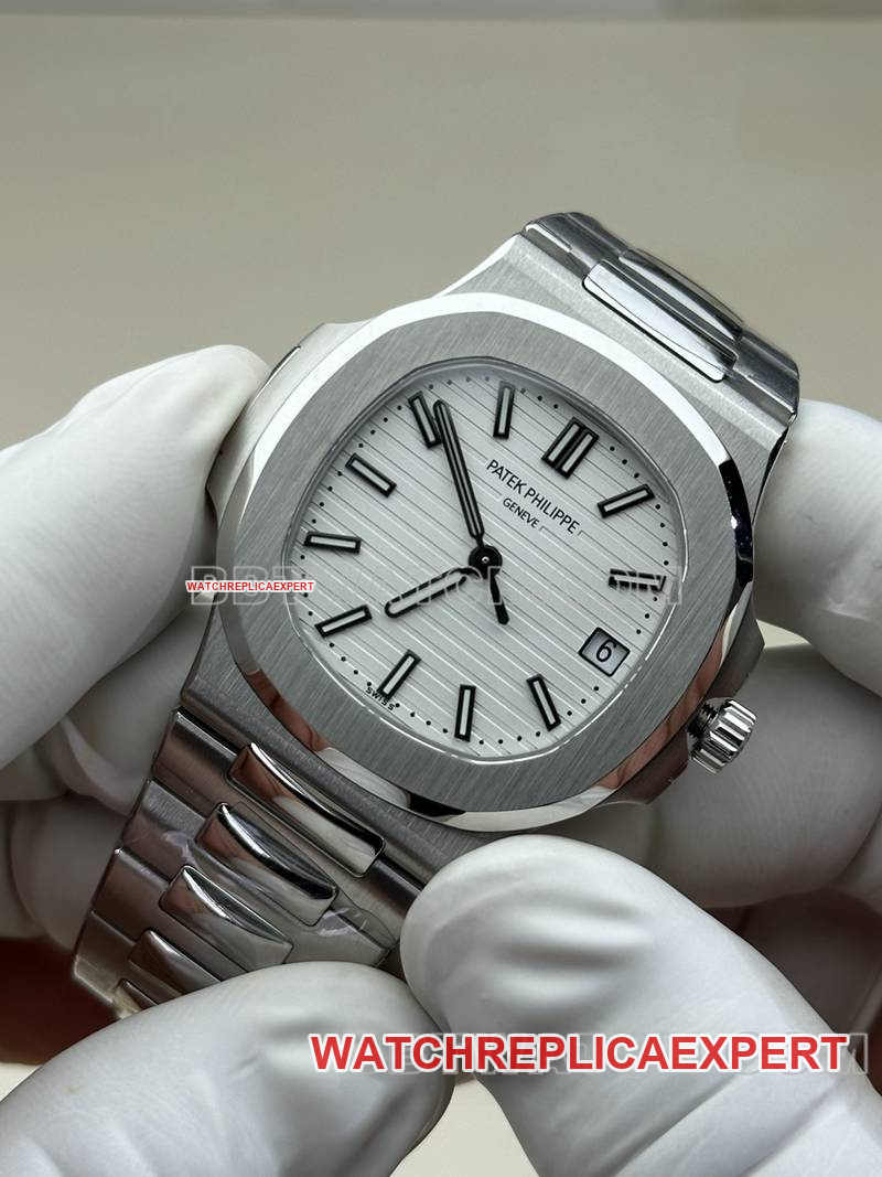Patek Philippe collectible watch BBF factory Nautiluswhite dial324movementsteel bracelet model front live photo