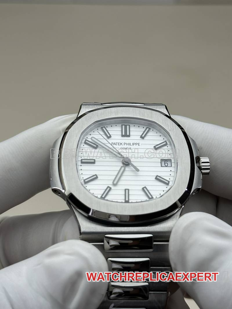 Patek Philippe collectible watch BBF factory Nautiluswhite dial324movementsteel bracelet model front live photo