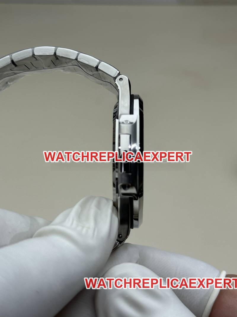 Patek Philippe collectible watch BBF factory Nautiluswhite dial324movementsteel bracelet model side live photo