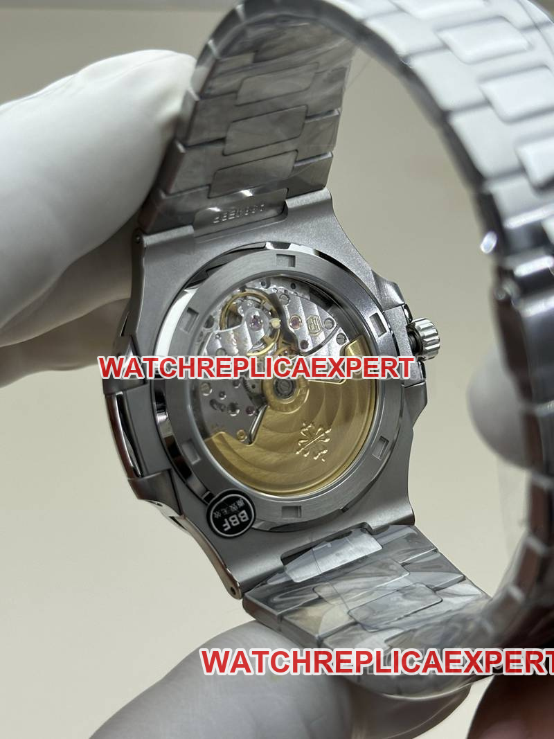 Patek Philippe collectible watch BBF factory Nautiluswhite dial324movementsteel bracelet caseback live photo