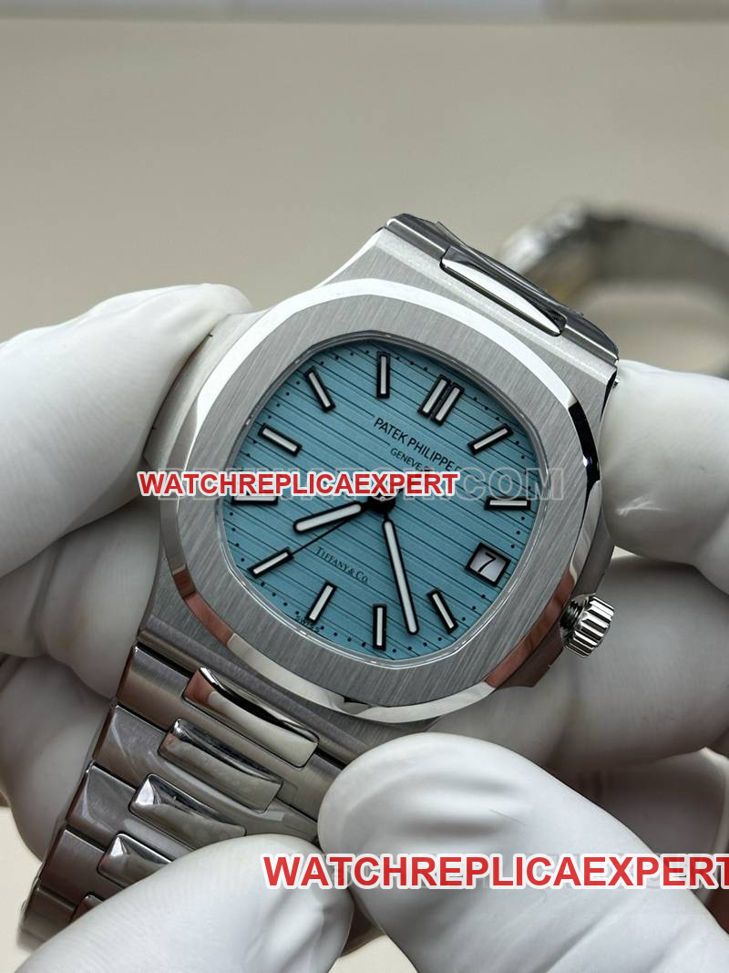 Patek Philippetop-tier watch BBF factory Nautilus Tiffany blue dial324movementsteel bracelet model front live photo