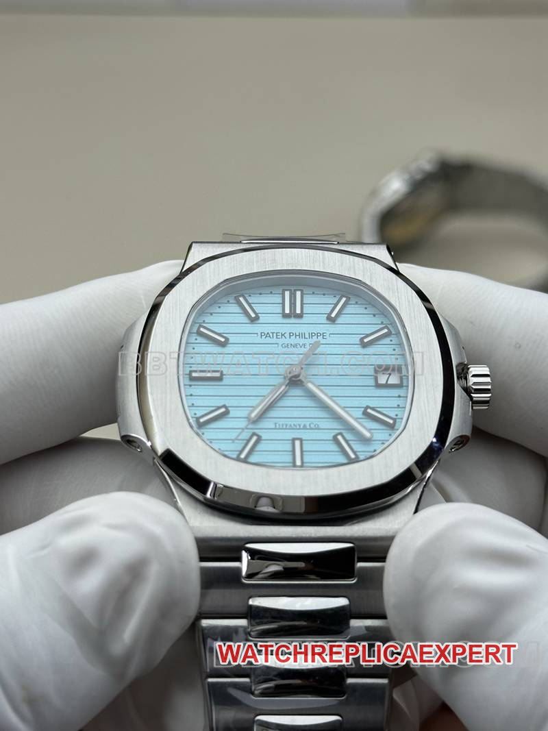 Patek Philippetop-tier watch BBF factory Nautilus Tiffany blue dial324movementsteel bracelet model front live photo