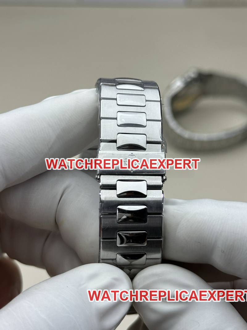 Patek Philippetop-tier watch BBF factory Nautilus Tiffany blue dial324movementsteel bracelet model braceletlive photos
