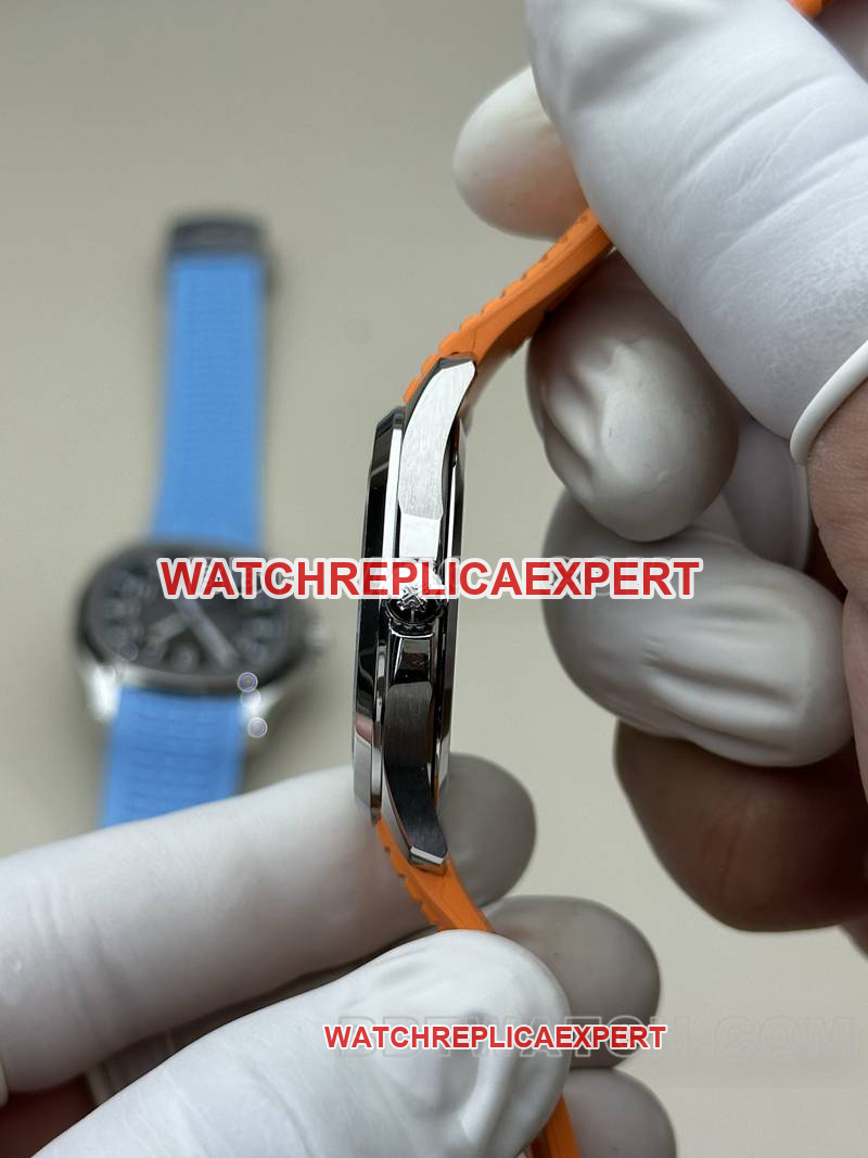 Patek Philippe1:1replica watch BBF factory grenade black dial orange rubber model 5167Aside live photo