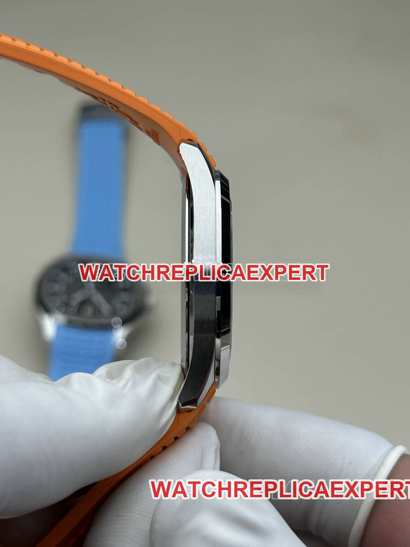 Patek Philippe1:1replica watch BBF factory grenade black dial orange rubber model 5167Aside live photo