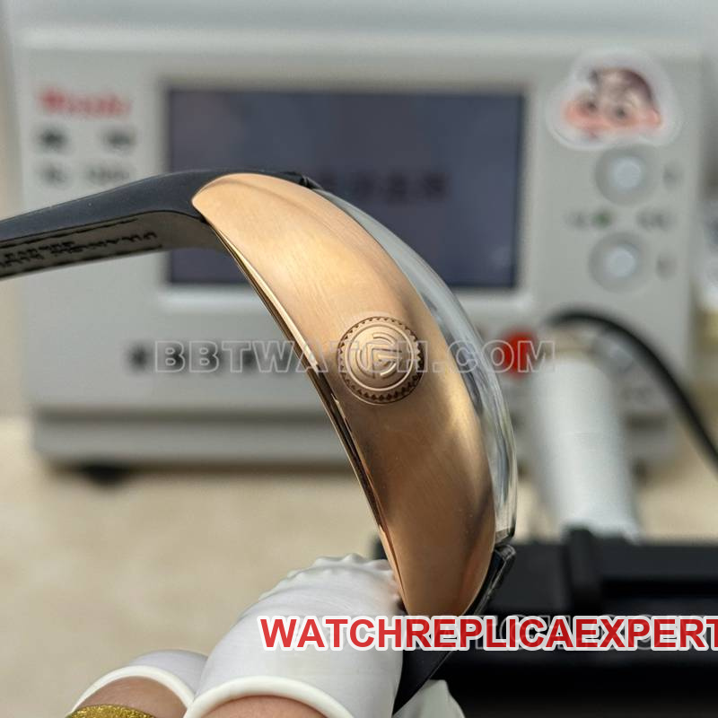 Franck Muller's collectible watch hollow tourbillonleather strap model side live photo