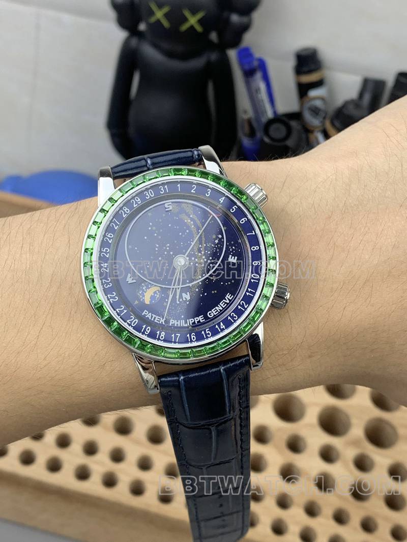Patek Philippe1:1replica watch 3K Factory super complication timepiece blue dial green diamond bezelleather strap model front live photo