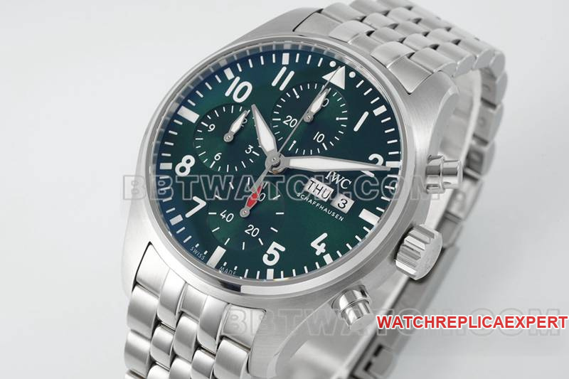 IWC collectible watch APS factory pilot green dialchronograph69385movementsteel bracelet front live photo