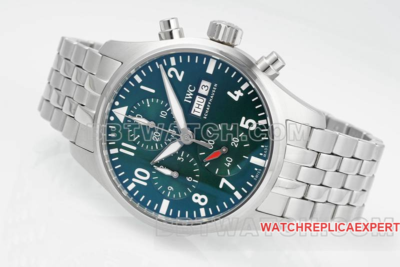 IWC collectible watch APS factory pilot green dialchronograph69385movementsteel bracelet front live photo