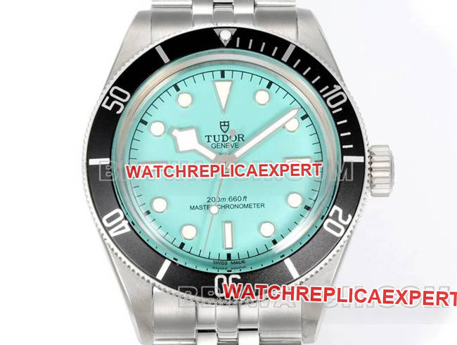 Tudor1:1replica watch 3T factory Biwan ice blue dial 41mm stainless steel steel bracelet model front live photo