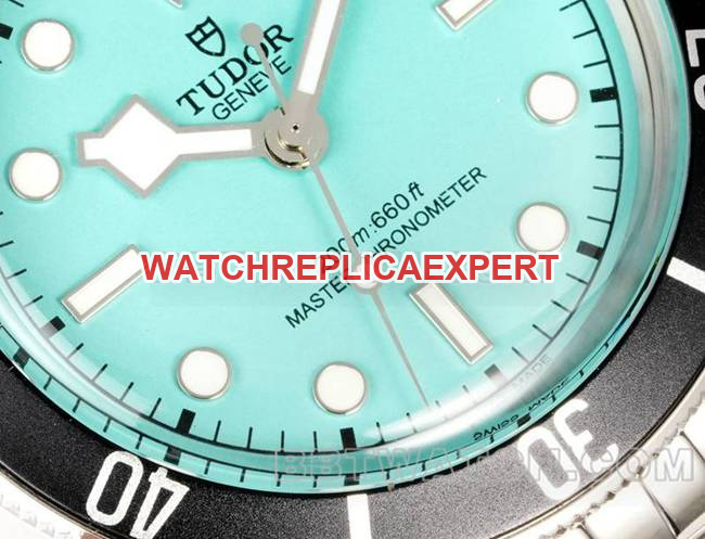 Tudor1:1replica watch 3T factory Biwan ice blue dial 41mm stainless steel steel bracelet model front live photo