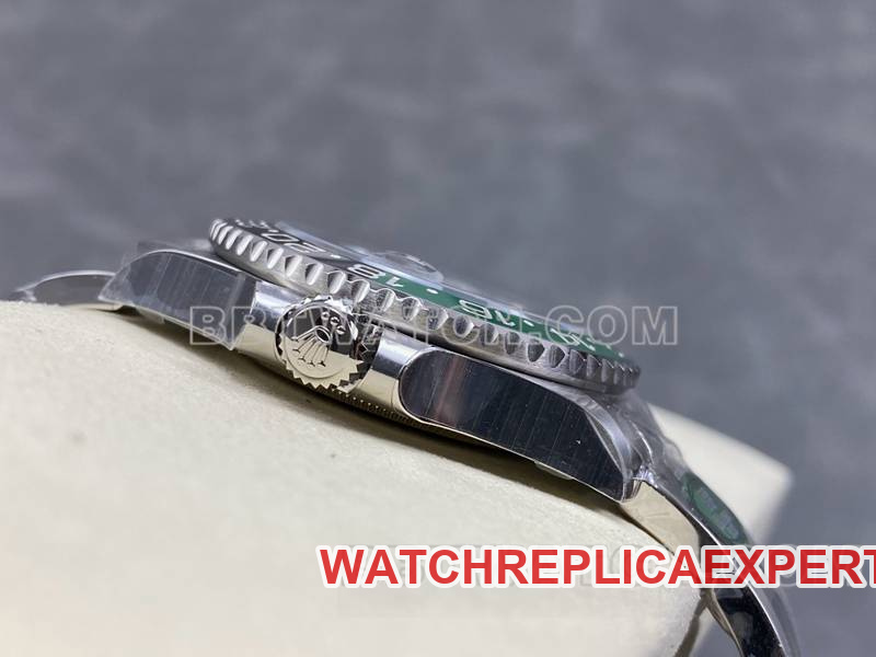Rolex collectible watch ARF FactoryGMT-MasterGMT green and black circle 3285 three grid link side live photo