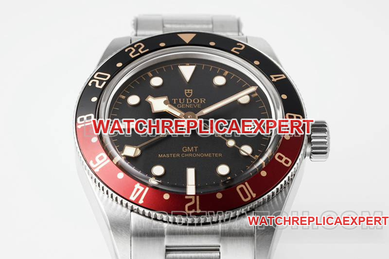 Tudor1:1replica watch ZF Factory Biwan black dial 39mm red and black circle steel bracelet model front live photo