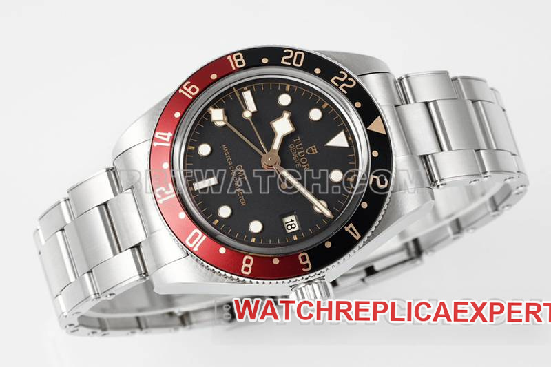 Tudor1:1replica watch ZF Factory Biwan black dial 39mm red and black circle steel bracelet model front live photo