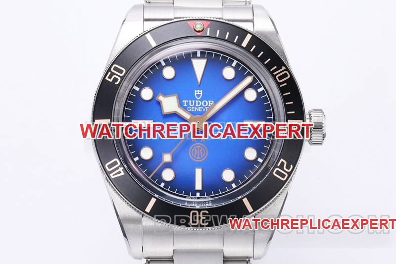 Tudor collectible watch ZF Factory Biwan smoked blue dial41mmsteel bracelet model front live photo