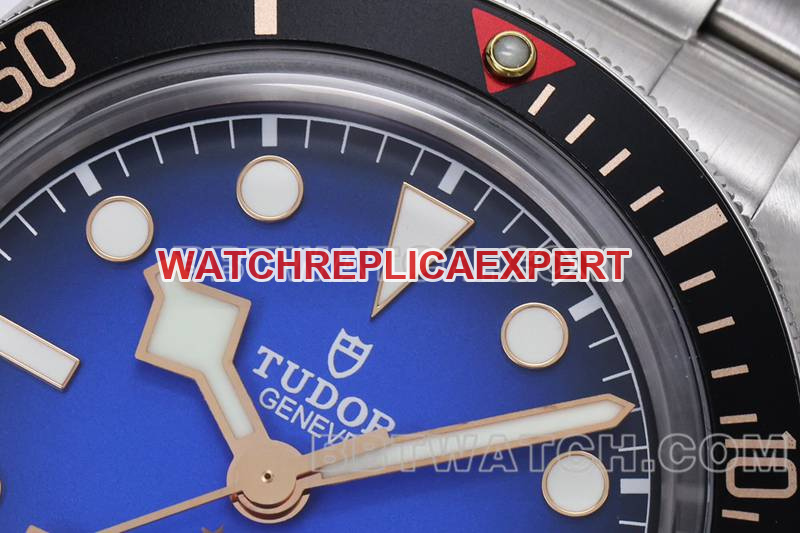 Tudor collectible watch ZF Factory Biwan smoked blue dial41mmsteel bracelet model front live photo