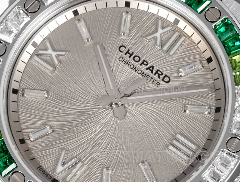 Chopard collectible watch GH factory snow mountain proud wing 41mm gray plate green sapphire crystaldiamond bezelfront live photo