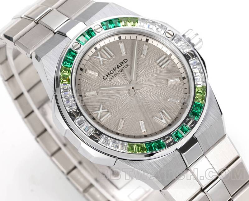 Chopard collectible watch GH factory snow mountain proud wing 41mm gray plate green sapphire crystaldiamond bezelfront live photo