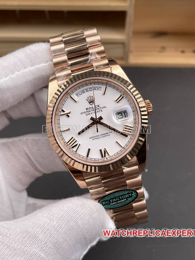 Rolex watch RC factory Day-Date40mmwhite dial3255rose goldsteel bracelet front live photo