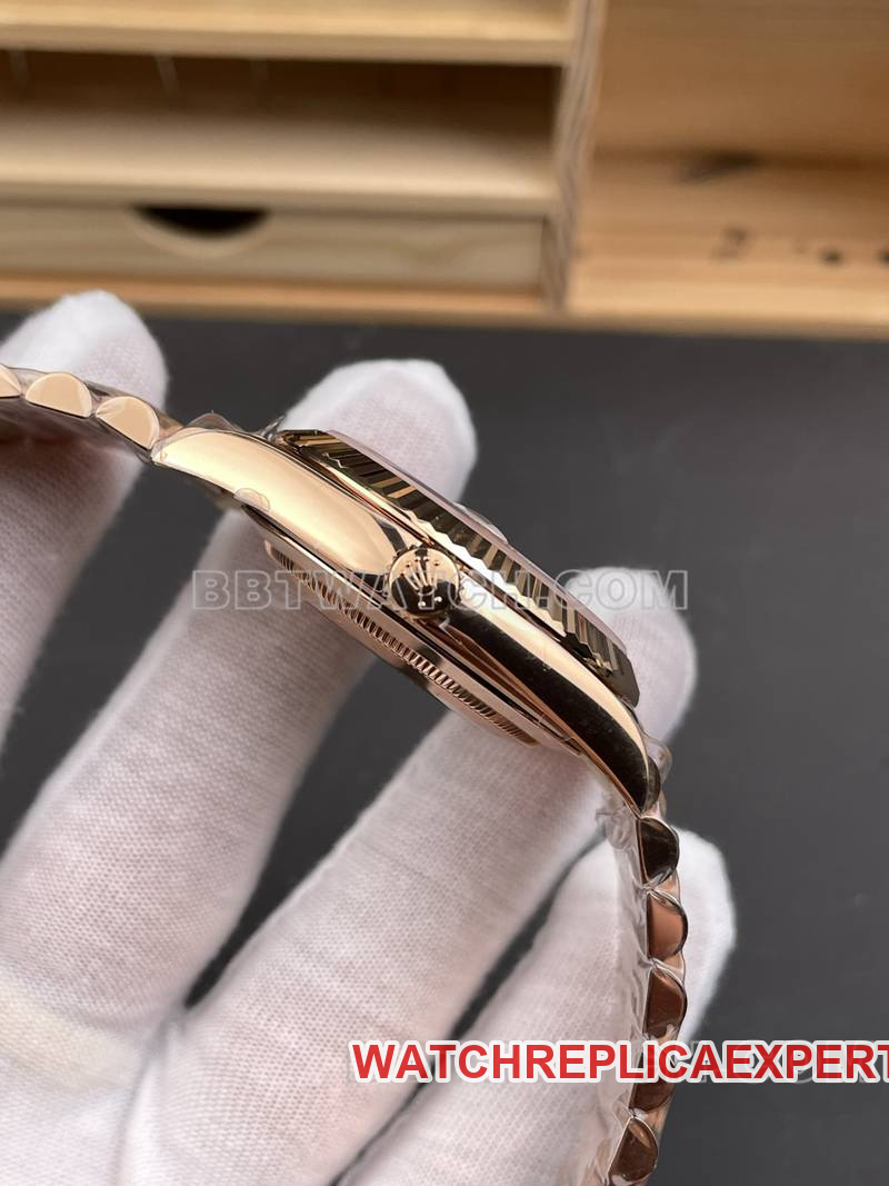 Rolex watch RC factory Day-Date40mmwhite dial3255rose goldsteel bracelet model side live photo