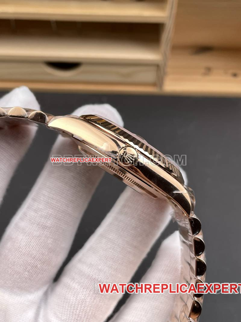 Rolex collectible watch RC factory Day-Date40mmgreen dial3255rose goldsteel bracelet model side live photo