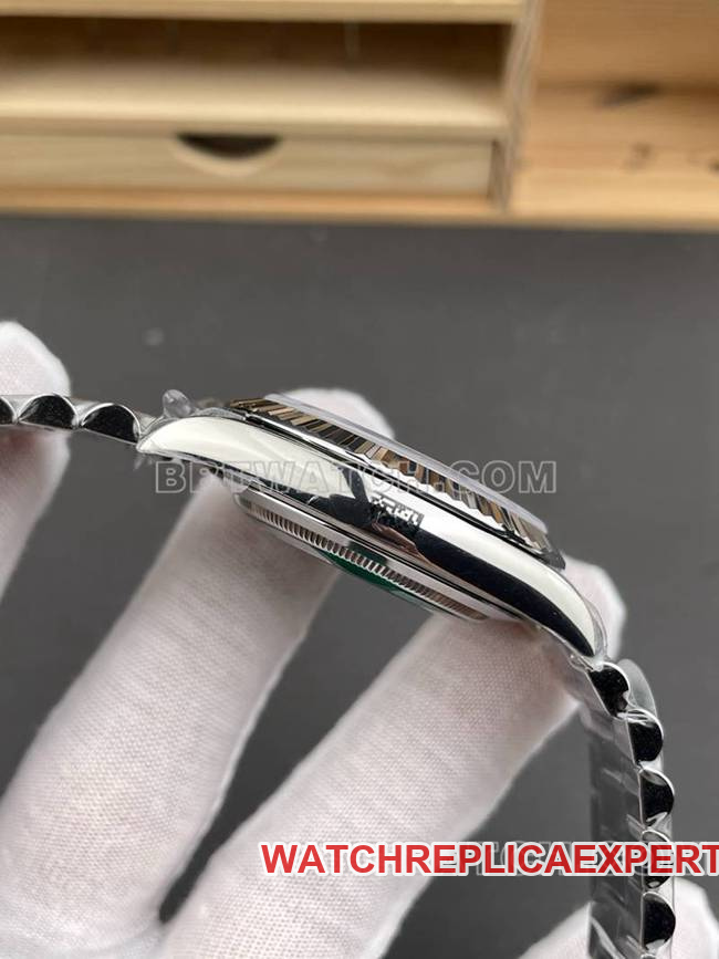 Rolextop-tier watch RC factory Day-Date40mm ice blue dial3255steel bracelet model side live photo