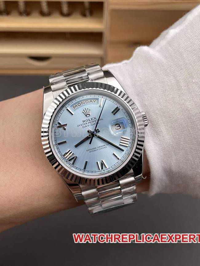 Rolextop-tier watch RC factory Day-Date40mm ice blue dial3255steel bracelet front live photo