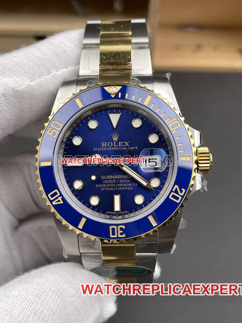 Rolex1:1replica watch RC factory Submariner40mm gold blue Submariner3135movementfront live photo