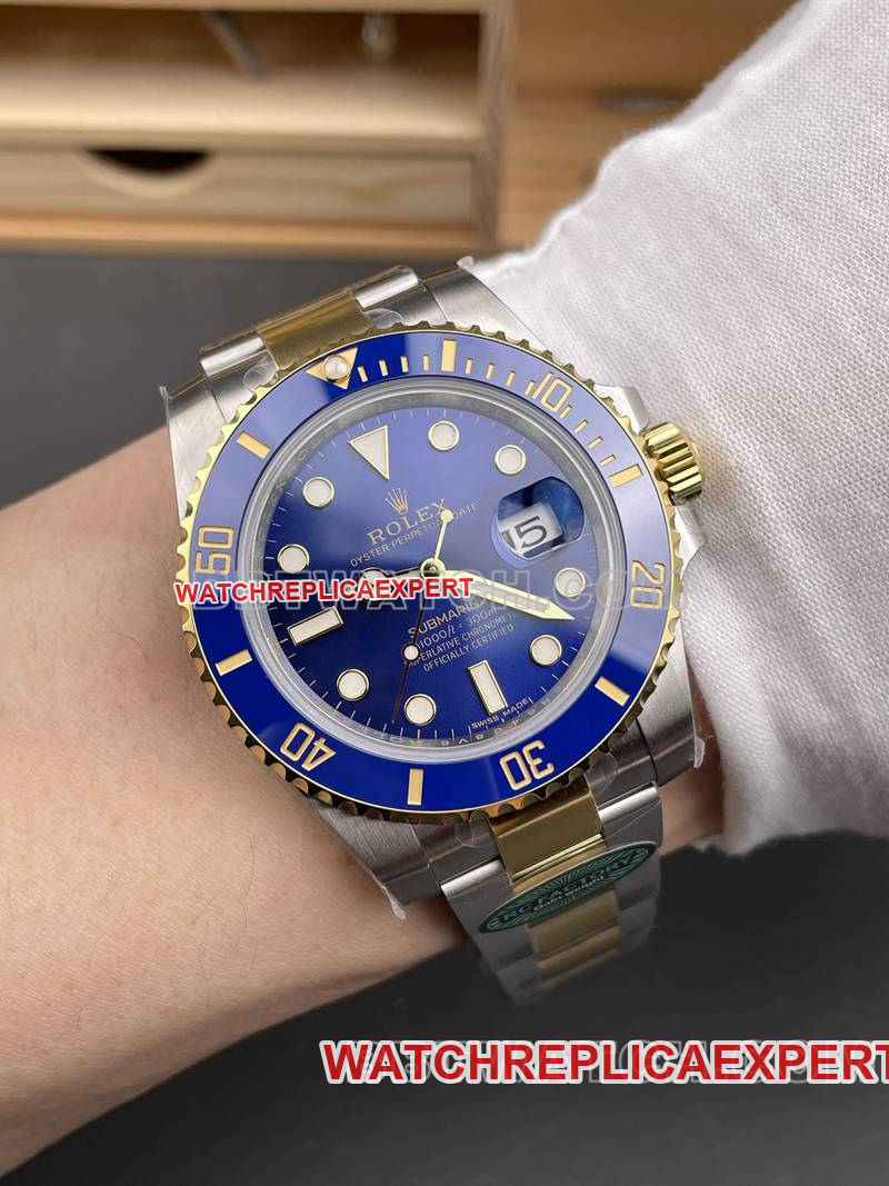 Rolex1:1replica watch RC factory Submariner40mm gold blue Submariner3135movementfront live photo