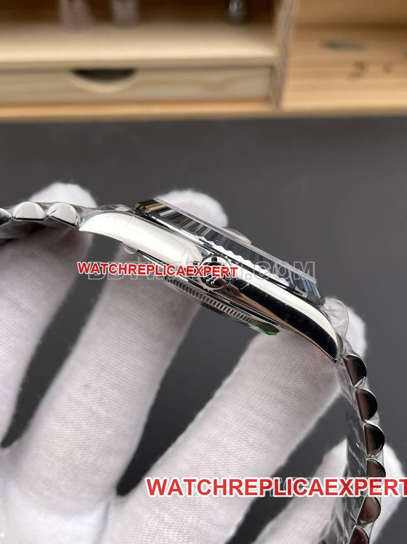 Rolex collectible watch RC factory Day-Date40mmwhite dial3255steel bracelet model side live photo