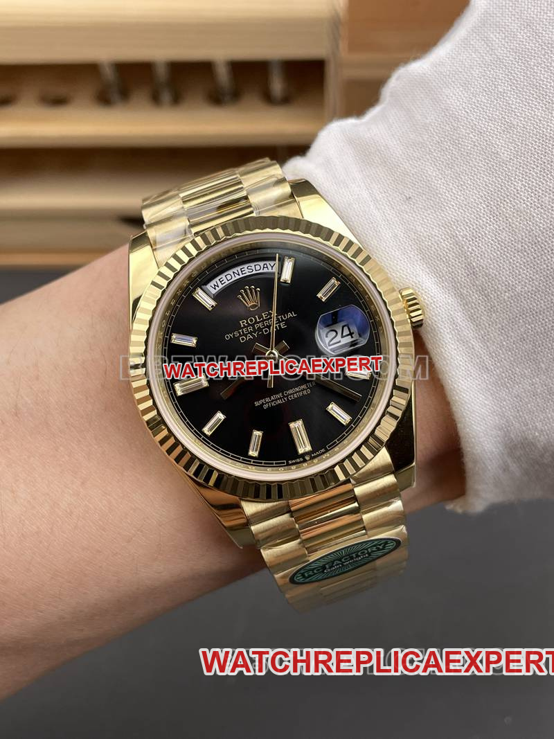 Rolex collectible watch RC factory Day-Date40mmblack dial3255yellow goldsteel bracelet front live photo
