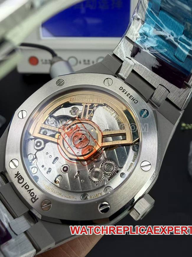 Audemars Piguet1:1replica watchDDF factory Royal Oak41mmwhite dial4302mechanical movementsteel bracelet caseback live photo