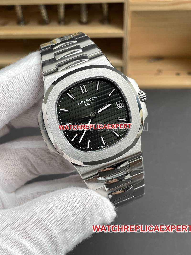 Patek Philippe collectible watch DDF factory Nautilus40mmgreen dial330movementsteel bracelet front live photo