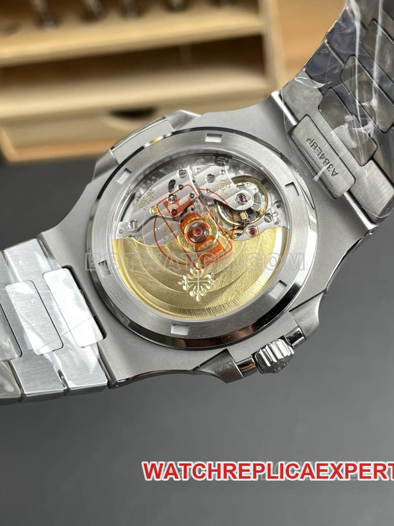 Patek Philippe collectible watch DDF factory Nautilus40mmgreen dial330movementsteel bracelet caseback live photo