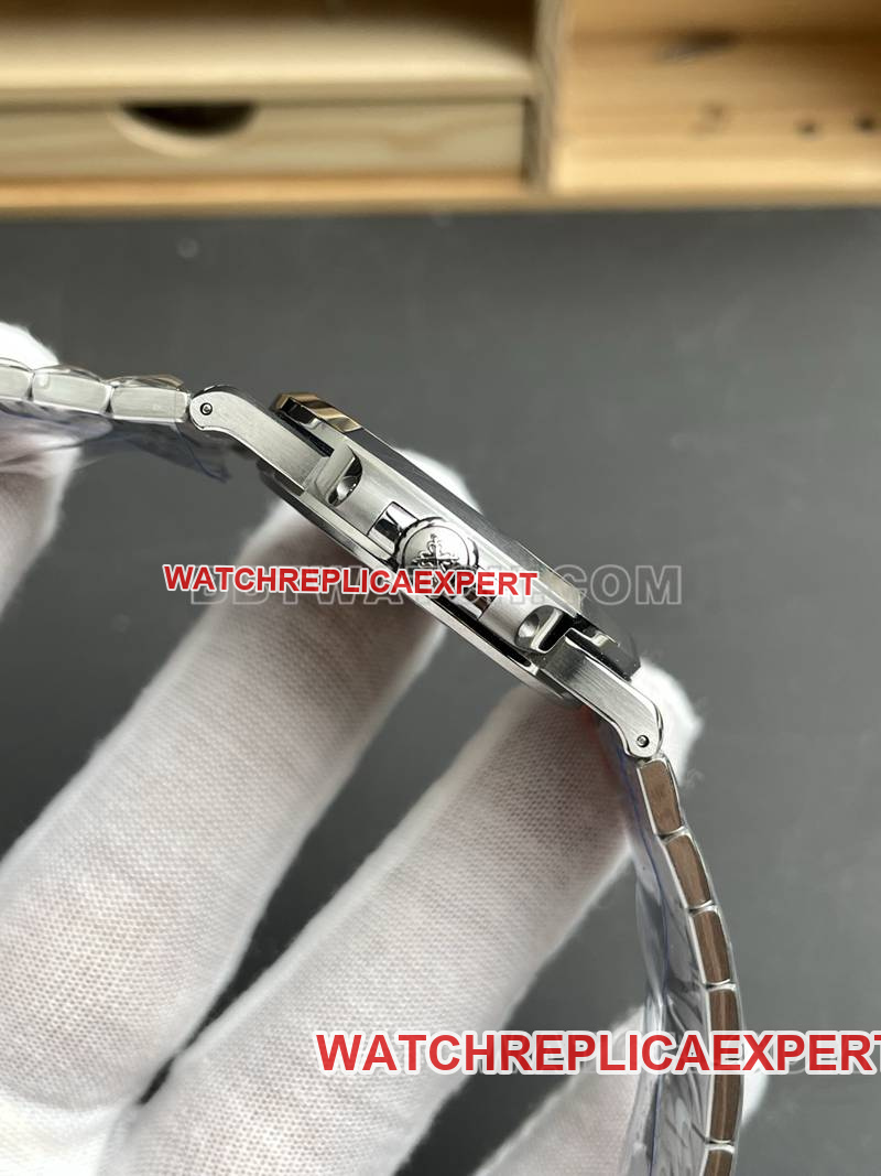 Patek Philippe collectible watch DDF factory Nautilus40mmgreen dial330movementsteel bracelet model side live photo