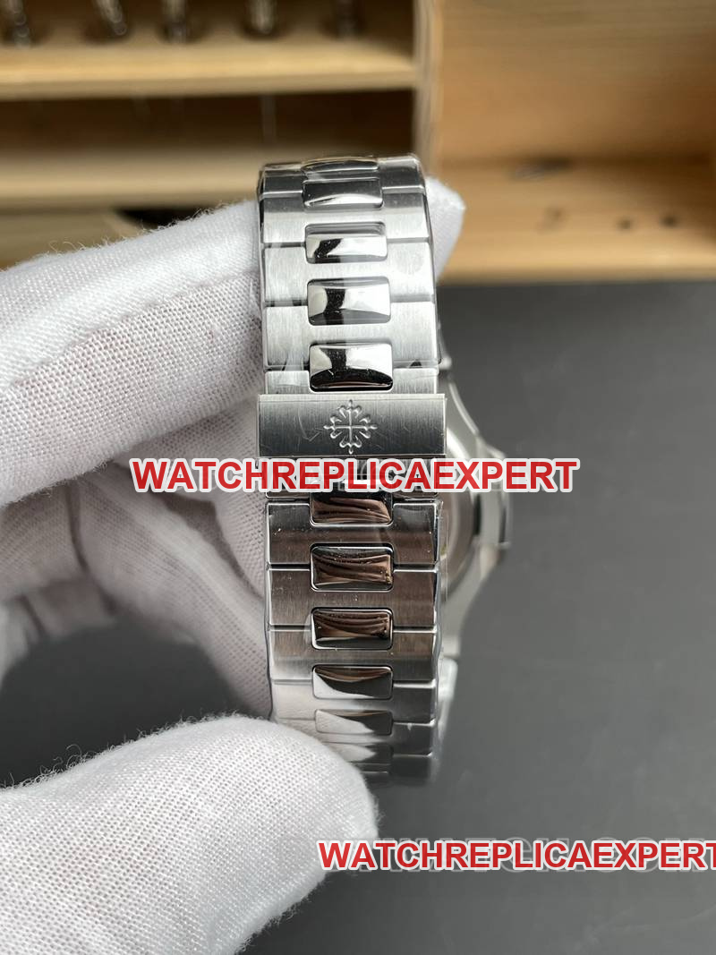 Patek Philippe collectible watch DDF factory Nautilus40mmgreen dial330movementsteel bracelet model braceletlive photos