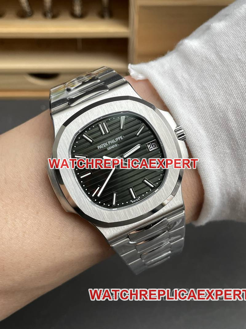 Patek Philippe collectible watch DDF factory Nautilus40mmgreen dial330movementsteel bracelet front live photo