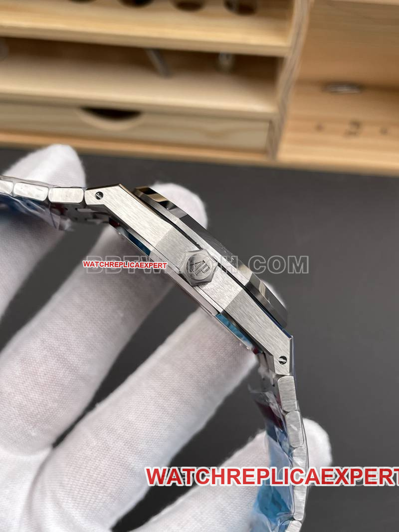 Audemars Piguet watch DDF factory Royal Oak41mmblue dial4302 mechanical steel bracelet model side live photo