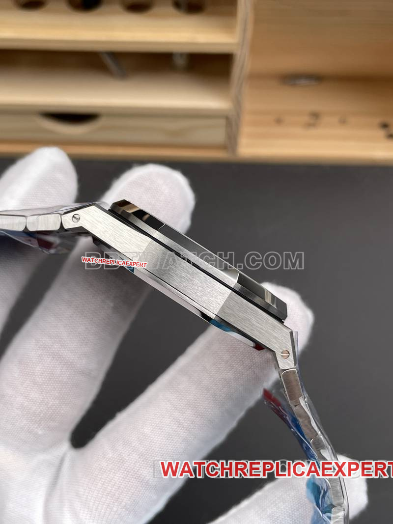 Audemars Piguet watch DDF factory Royal Oak41mmblue dial4302 mechanical steel bracelet model side live photo