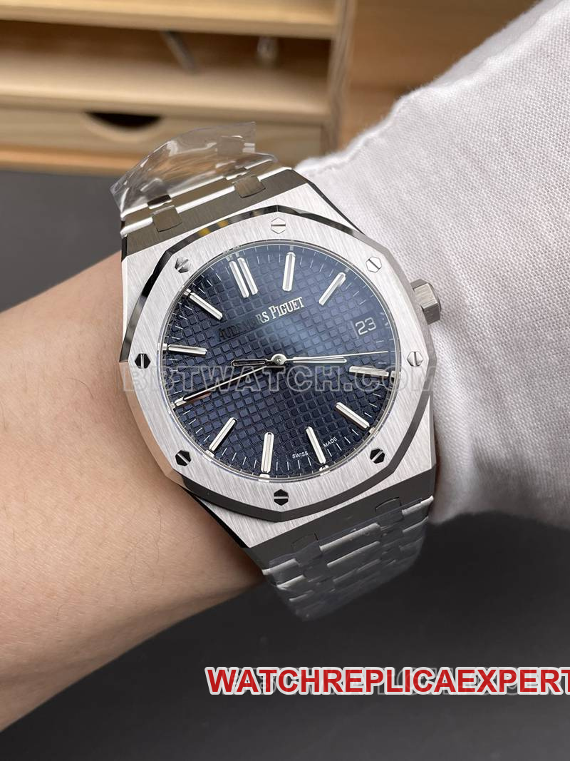 Audemars Piguet watch DDF factory Royal Oak41mmblue dial4302 mechanical steel bracelet front live photo