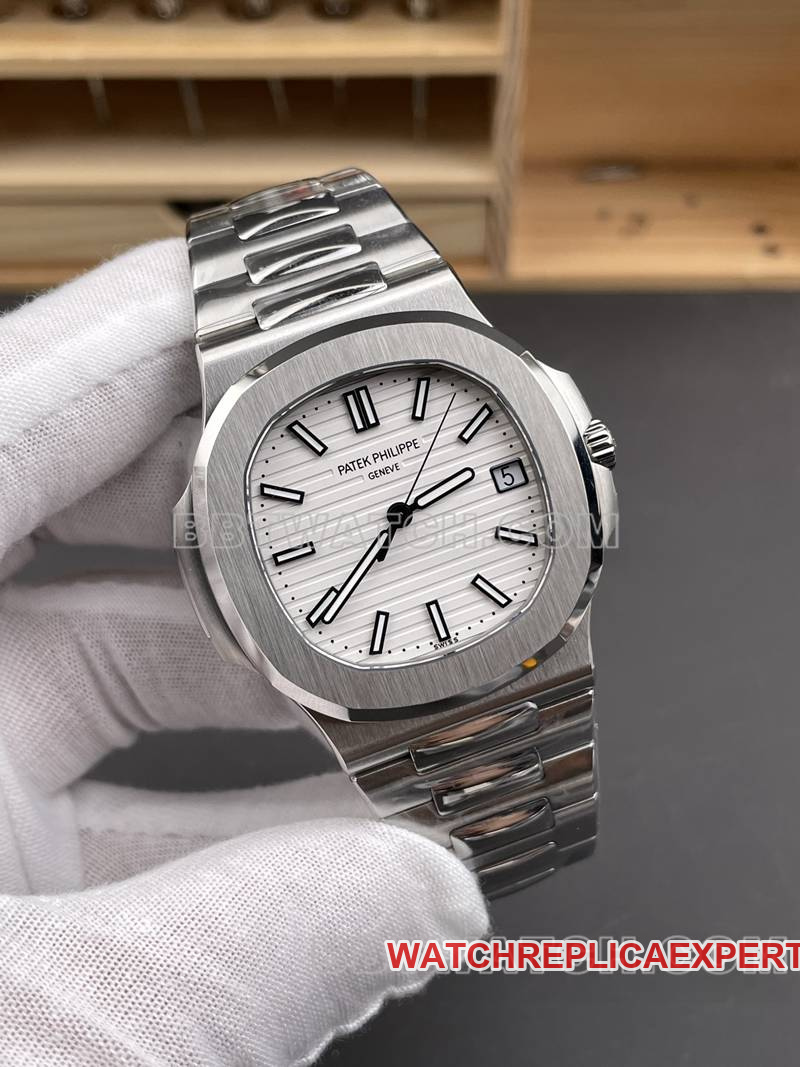 Patek Philippetop-tier watch DDF factory Nautilus40mmwhite dial330movementsteel bracelet model front live photo