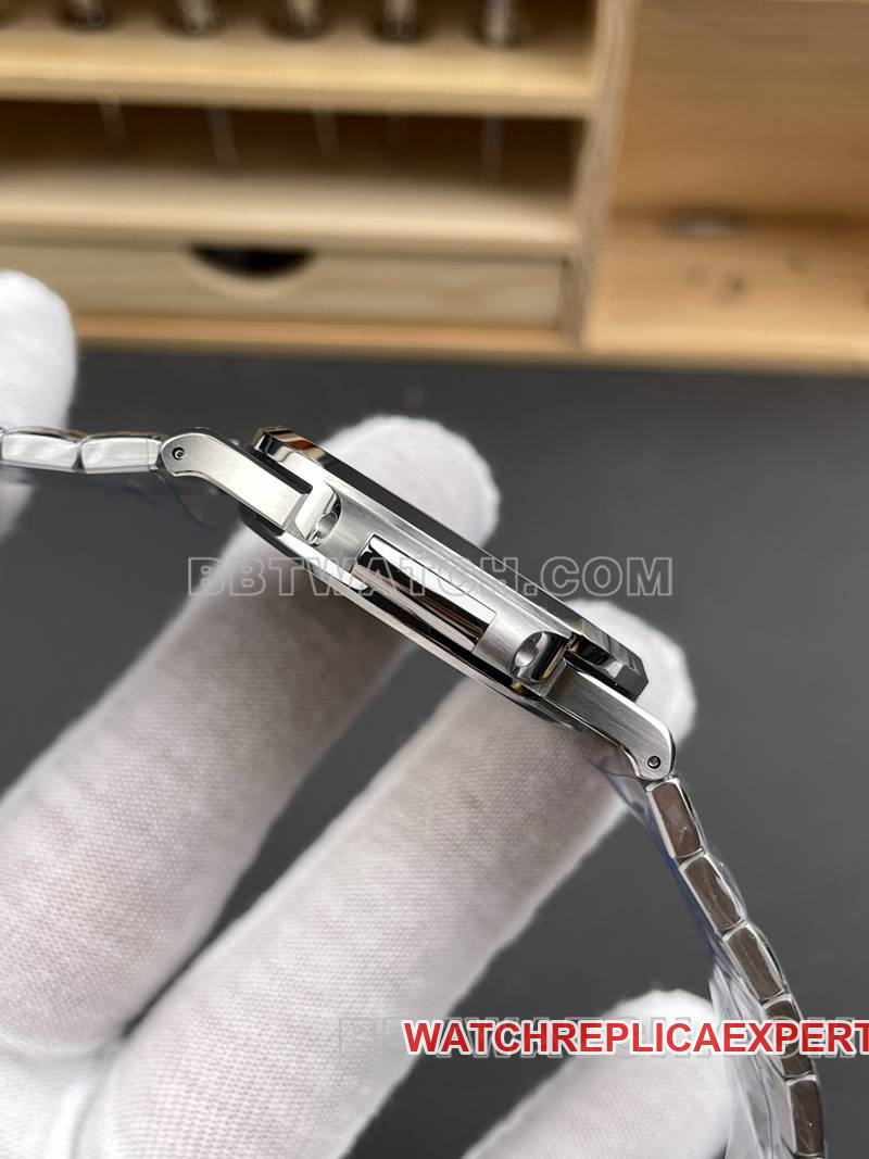 Patek Philippetop-tier watch DDF factory Nautilus40mmwhite dial330movementsteel bracelet model side live photo