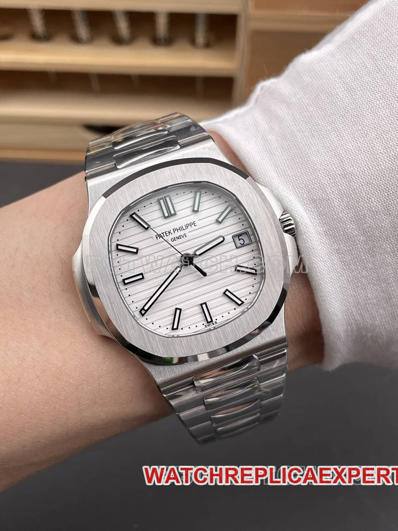 Patek Philippetop-tier watch DDF factory Nautilus40mmwhite dial330movementsteel bracelet model front live photo