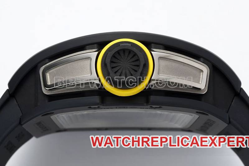 Richard Milletop-tier watch R factory hollow plate black rubber model RM061side live photo