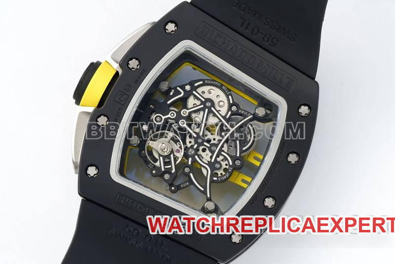Richard Milletop-tier watch R factory hollow plate black rubber model RM061caseback live photo