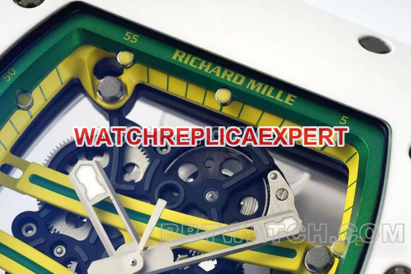 Richard Mille's collectible watch R factory hollow plate white rubber model RM061front live photo