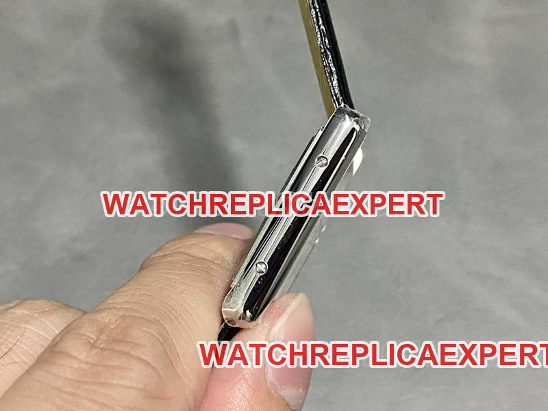 Cartier1:1replica watch DR factory tank white square dialeather strap model side live photo