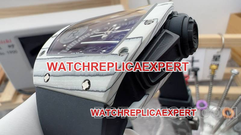 Richard Mille collectible watch R factory hollow plate white case black rubber model RM061side live photo