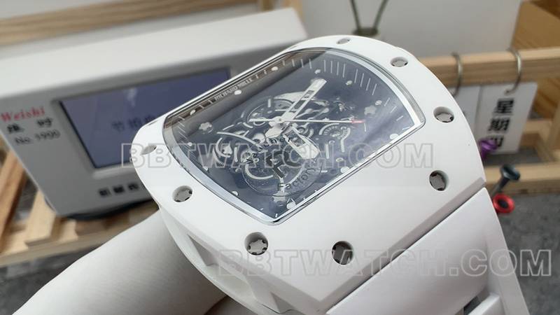 Richard Milletop-tier watch R factory hollow plate white rubber model RM055front live photo